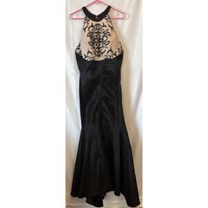 Trumpet Mermaid Style Prom Dress Long Black & Nude size 21 Blonde Nights Flaw